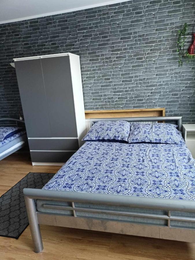 Wynajem Pokoi Jaroslaw Homestay *