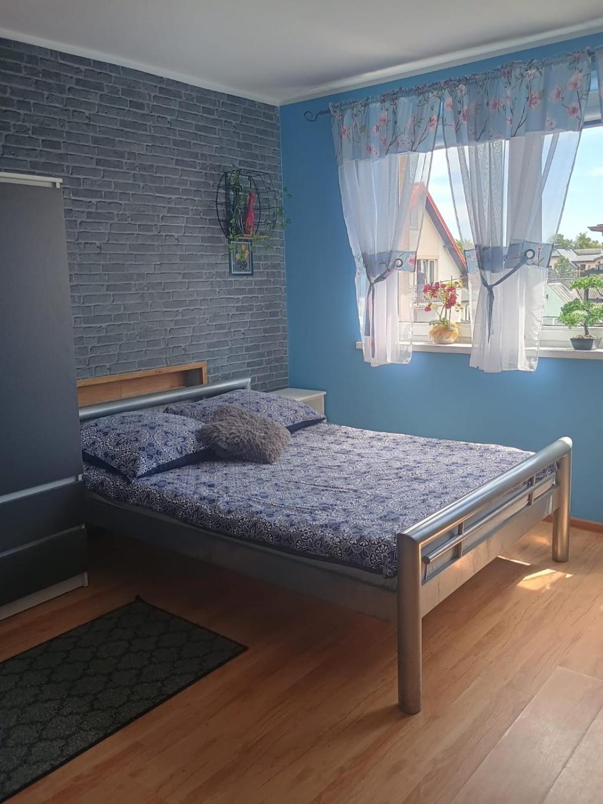 Wynajem Pokoi Jaroslaw Homestay *